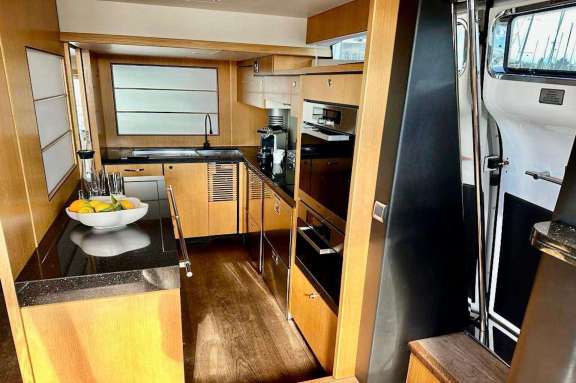 Image of JoliDor yacht #14