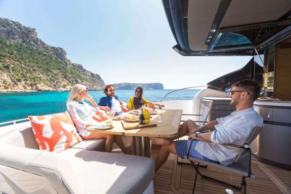 Image of MeSoFa yacht #5