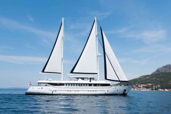 Image of OMNIA yacht #11
