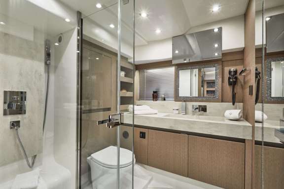 Master EN SUITE on Prestige 690