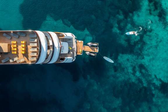 Image of BLACK SWAN yacht #4