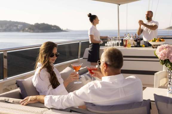 Image of AURUM SKY yacht #12