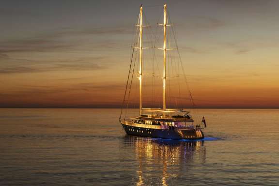 Image of AURUM SKY yacht #19