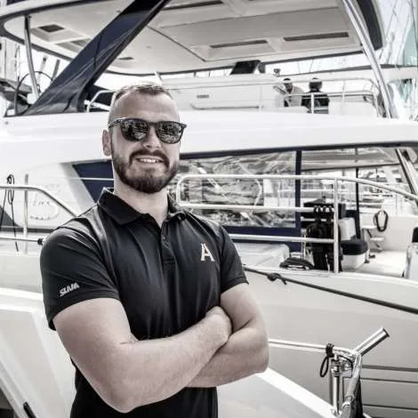 Crew of AMBER ONE|Deckhand