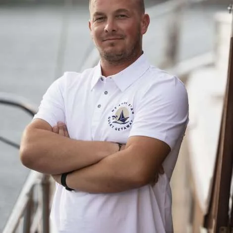 Crew of Andi Star|Deckhand