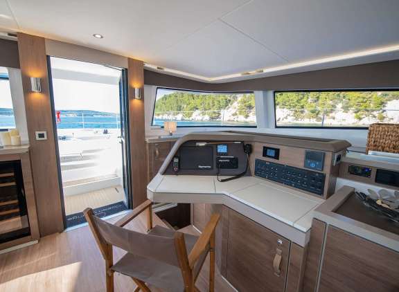 Image of OCEAN LOUNGE yacht #12