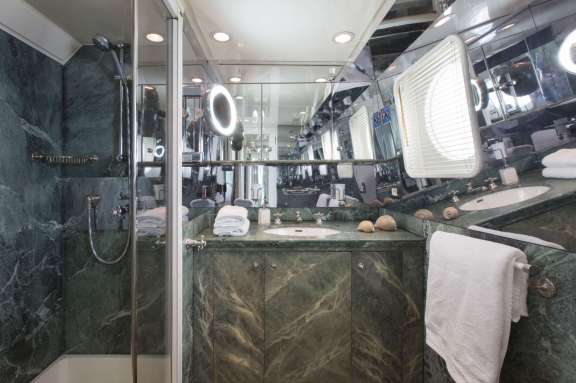 Image of LIBRA Y yacht #11