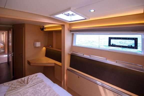 Image of TOPAZ (Lagoon 560 S2) yacht #11