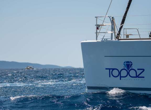 Image of TOPAZ (Lagoon 560 S2) yacht #15