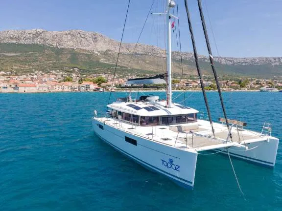 Image of TOPAZ (Lagoon 560 S2) yacht #19