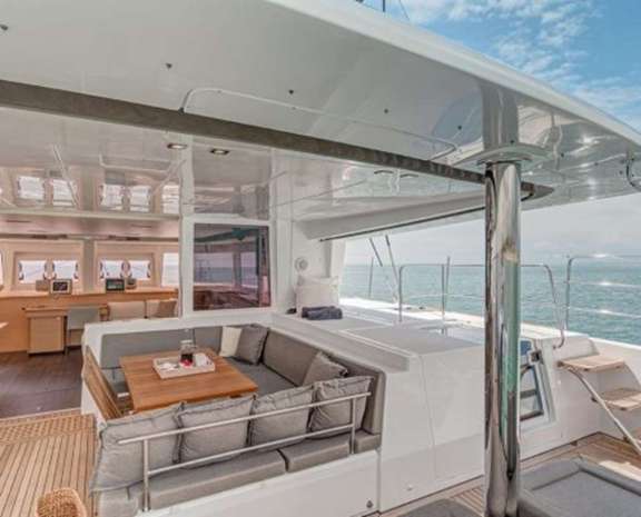 Image of TOPAZ (Lagoon 560 S2) yacht #3