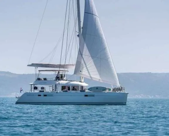 Image of TOPAZ (Lagoon 560 S2) yacht #4