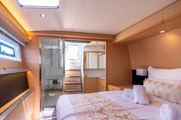 Image of TOPAZ (Lagoon 560 S2) yacht #7