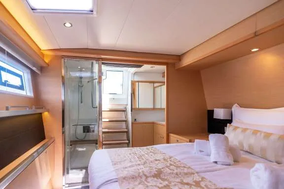 Image of TOPAZ (Lagoon 560 S2) yacht #7