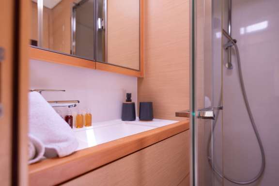 Image of TOPAZ (Lagoon 560 S2) yacht #9