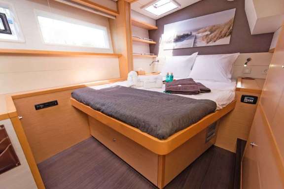 Image of SERENITY (Lagoon 52F) yacht #6