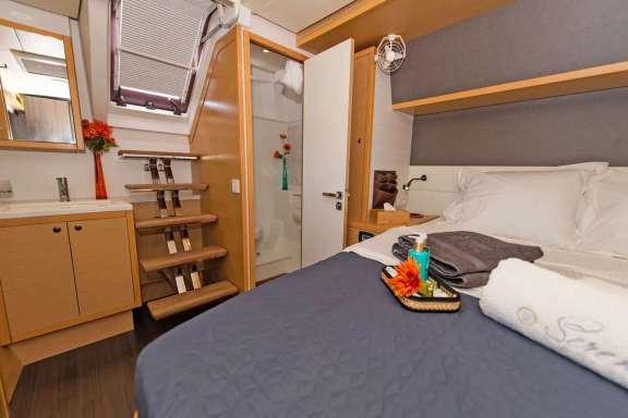 Image of SERENITY (Lagoon 52F) yacht #8