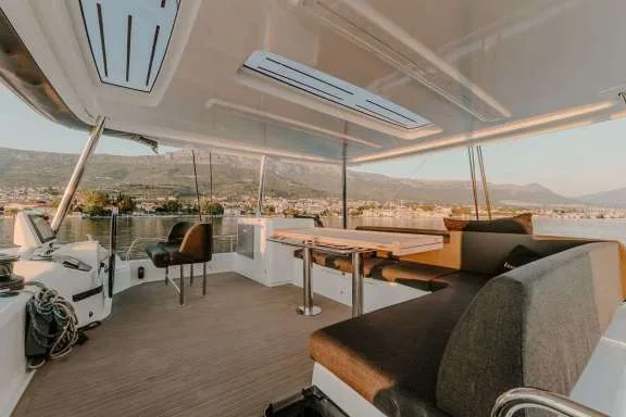 Image of TRI WING (Lagoon 55) yacht #11