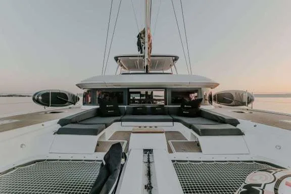 Image of TRI WING (Lagoon 55) yacht #12