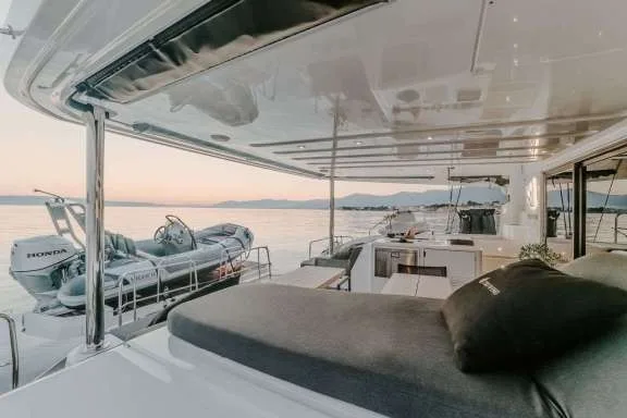 Image of TRI WING (Lagoon 55) yacht #13