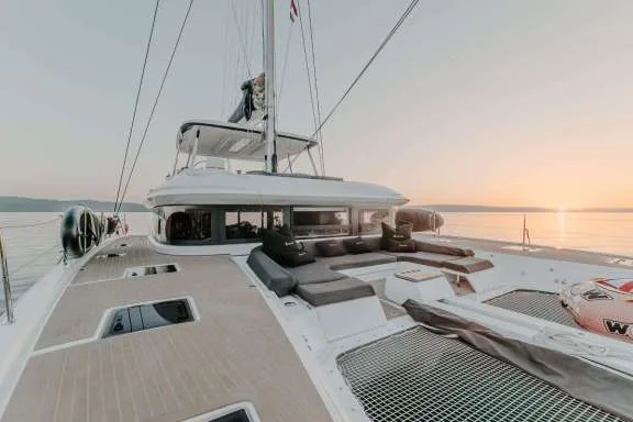 Image of TRI WING (Lagoon 55) yacht #18