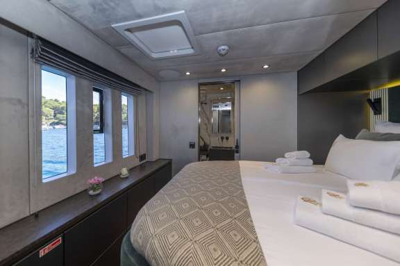 Image of Mr.Si yacht #16