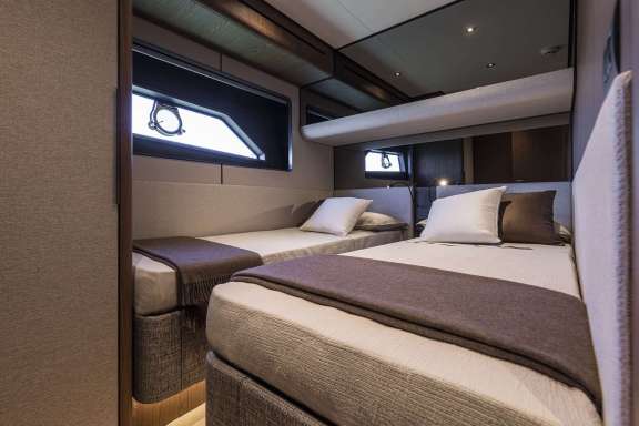 Image of DAENI yacht #16