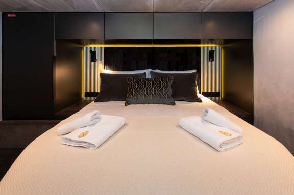 Image of Mr Si yacht #15