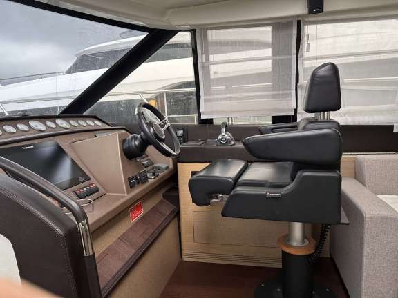 Image of Six Roses yacht #16