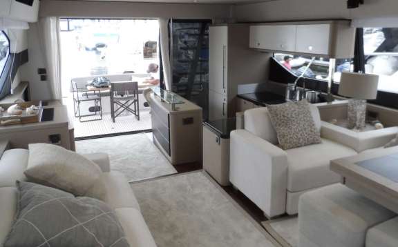 Image of Six Roses yacht #3