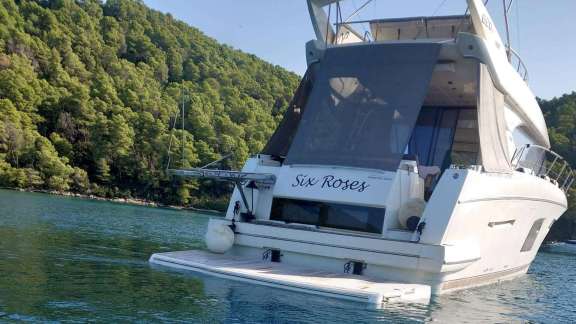 Image of Six Roses yacht #5