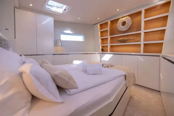 Image of BUBBLES (CNB 76) yacht #16
