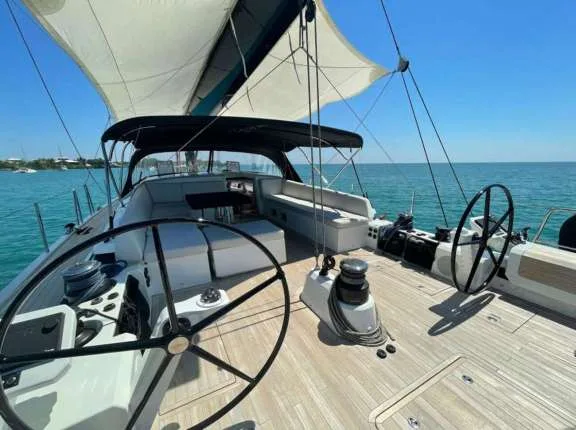Image of BUBBLES (CNB 76) yacht #5
