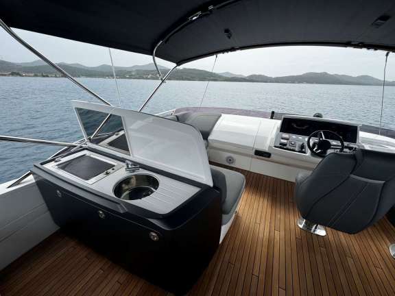 Image of MALUHIA yacht #6