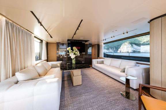 Image of Akira yacht #2