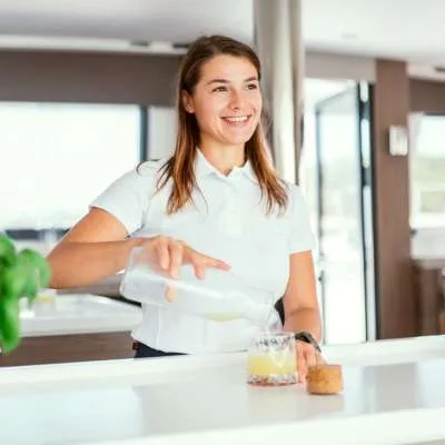 Hostess Andrea Lovric