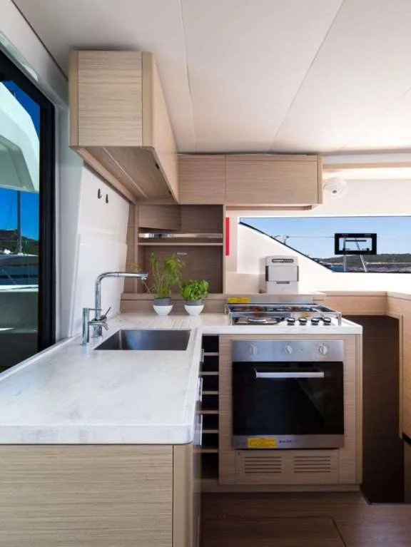 Image of CATWALK yacht #11