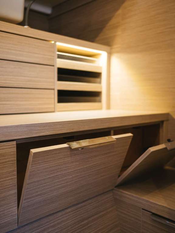 Image of CATWALK yacht #16