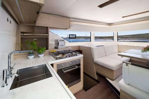 Image of CATWALK yacht #2