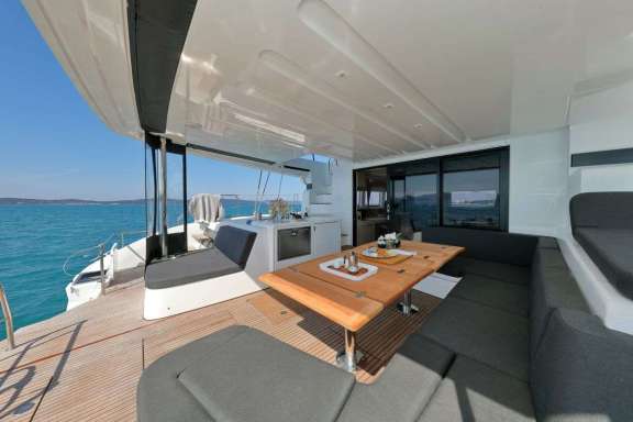 Image of CHAMPAGNE PLEASE yacht #10