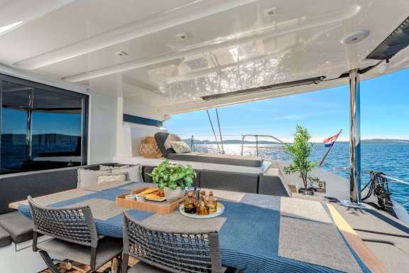 Image of BLACK CAVIAR yacht #11