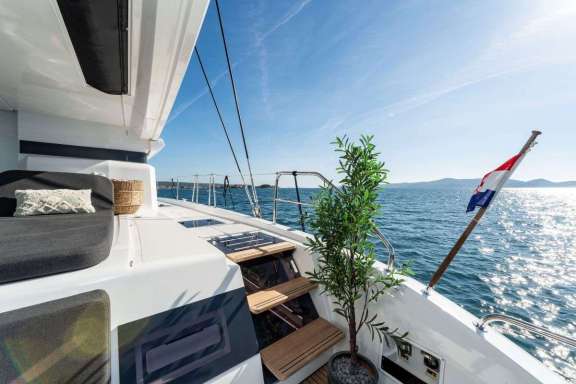 Image of BLACK CAVIAR yacht #12