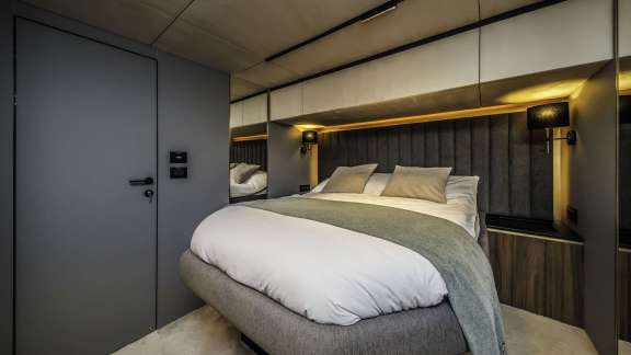 Image of OVER THE MOON yacht #12