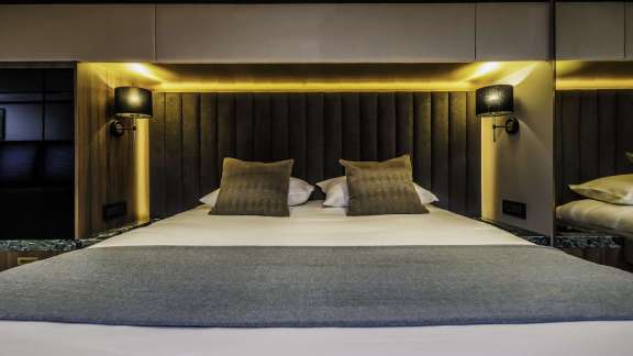 Image of OVER THE MOON yacht #15