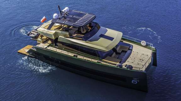 Image of OVER THE MOON yacht #2