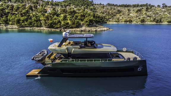 Image of OVER THE MOON yacht #4