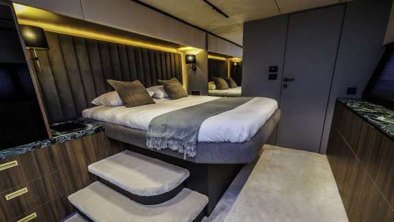 Image of OVER THE MOON yacht #9