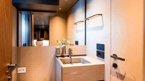 Image of KIMANI yacht #16