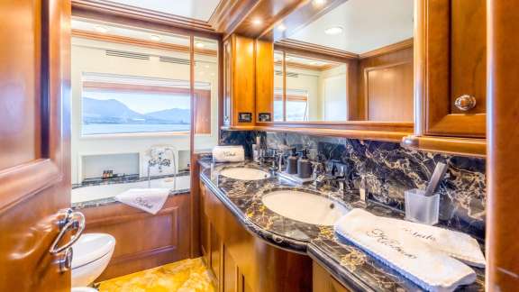 Image of KLOBUK yacht #15