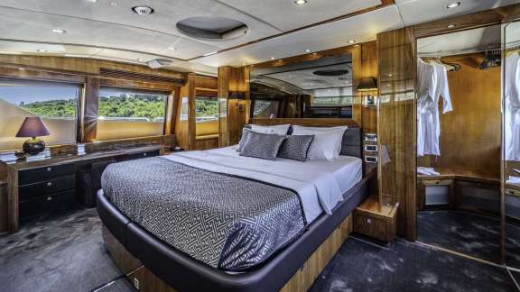 Image of ARAGO yacht #14